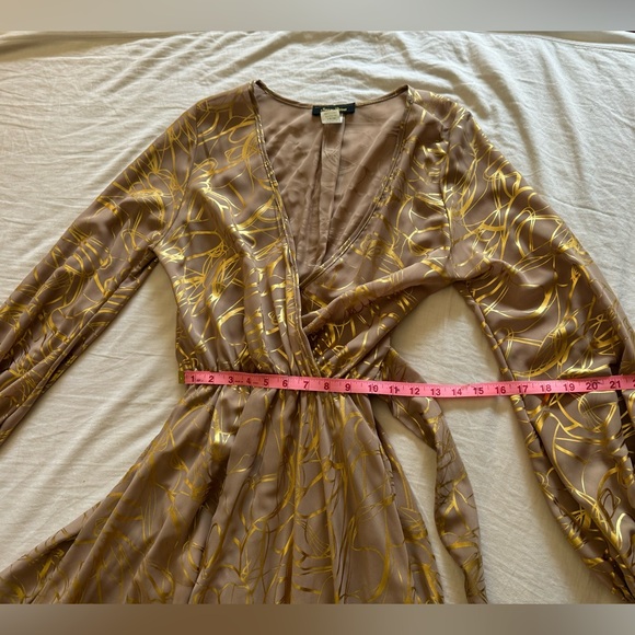 GORGEOUS 70’s INSPIRED POLYESTER WRAP DRESS MINT CONDITION SZ SM ORIG $175 - Picture 5 of 9